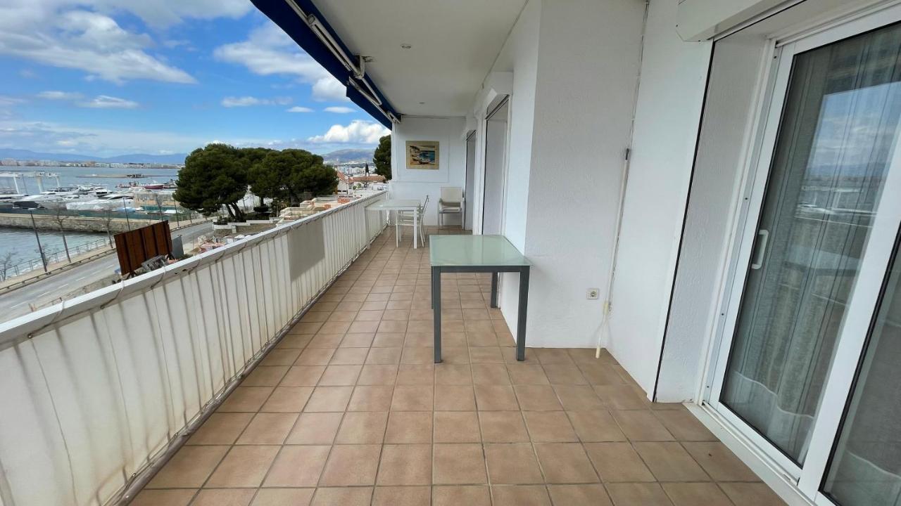 Bonito Apartamento En Con Vistas Al Mar Roses